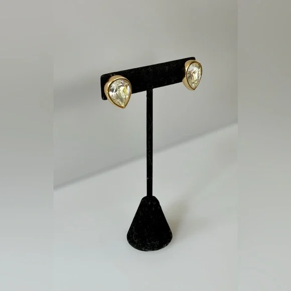 Vintage Swarovski Signed S.A.L Teardrop Crystal Gold-Tone Stud Earrings - Picture 6 of 10